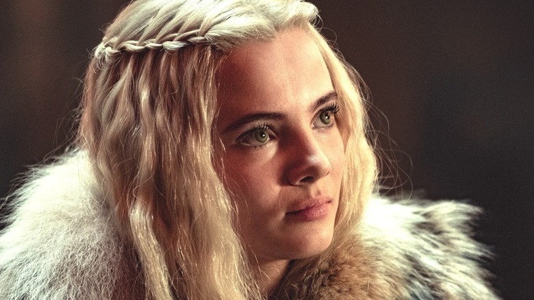 Ciri wearing winter clothes