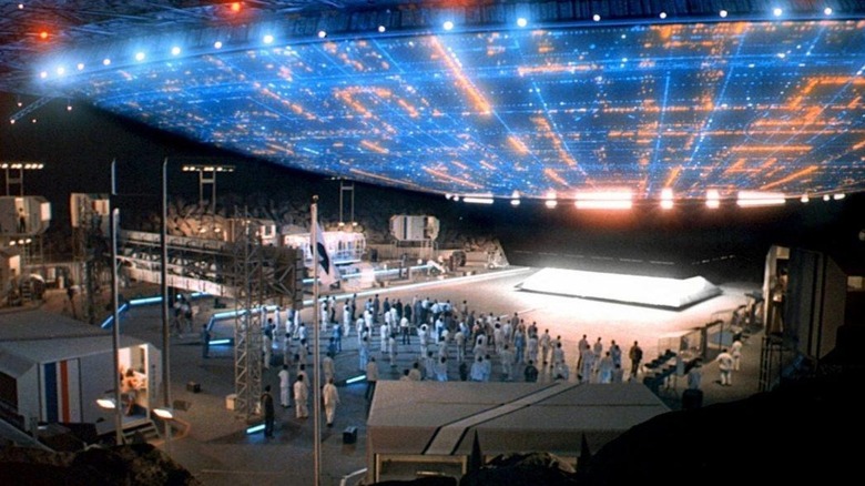 The mothership opens as scientists wait outside in Close Encounters of the Third Kind