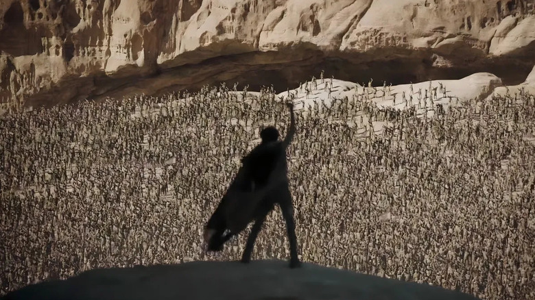 Paul stands in front of his Fremen army in "Dune: Part Two" (2024)