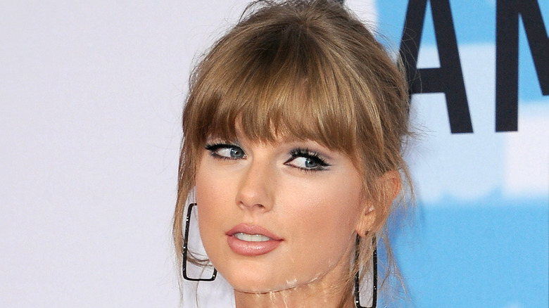 Taylor Swift red carpet