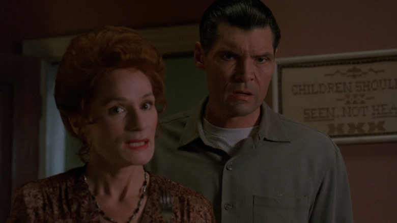 Wendy Robie and Everett McGill in The People Under the Stairs