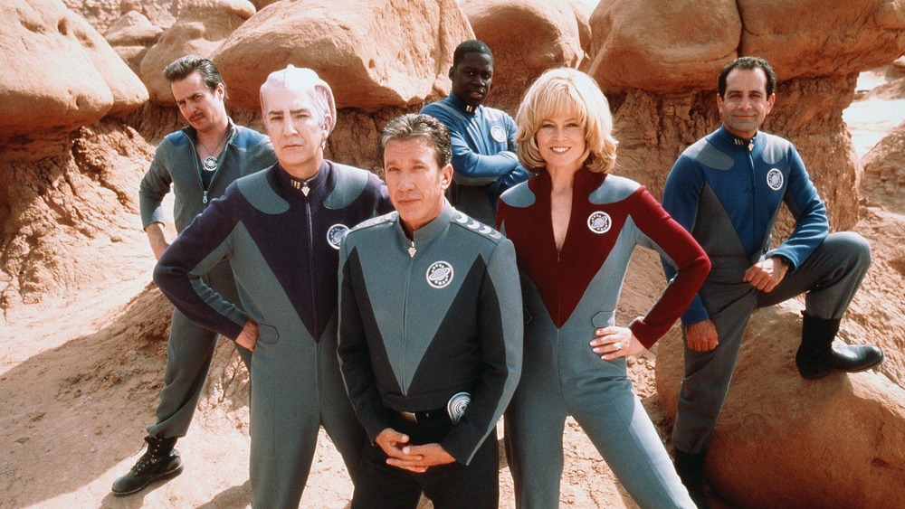 Cast of Galaxy Quest posing for photo