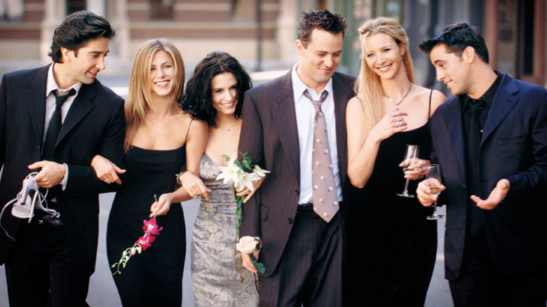 The cast of Friends pose together