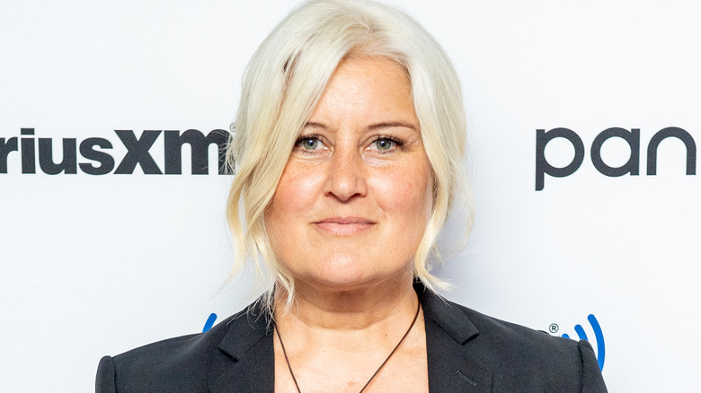 Paula Cole posing