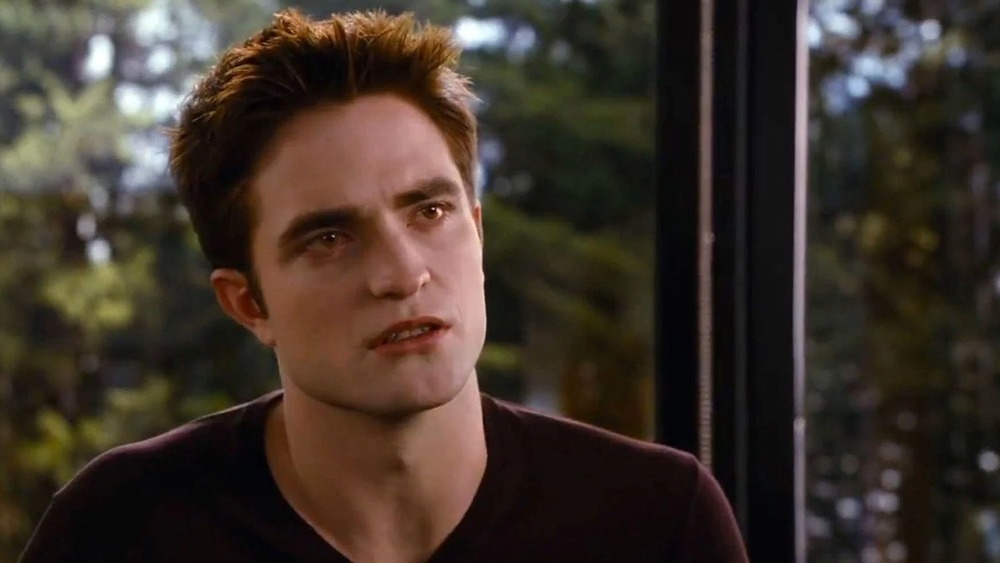 Edward Cullen gritting his teeth