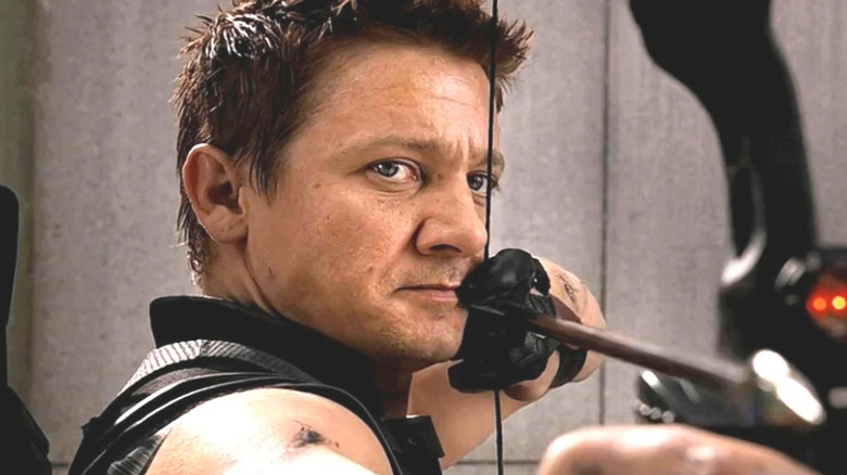 Hawkeye aiming bow