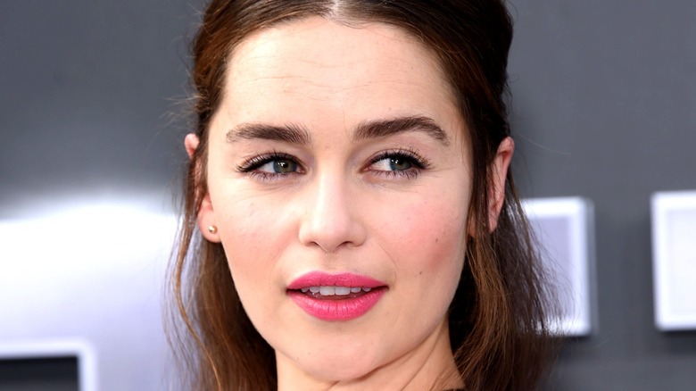 The Embarrassing Reason Emilia Clarke Cried On Her First Day Of Game Of ...