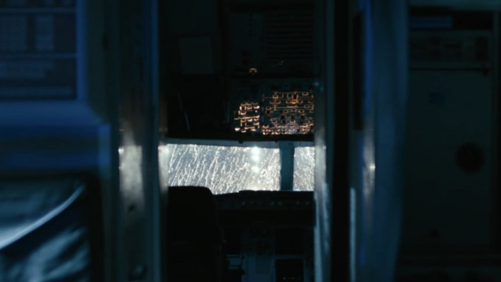 An image of the cockpit in the final scene of 7500