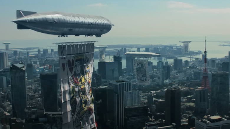 blimp flies over Borderland city 