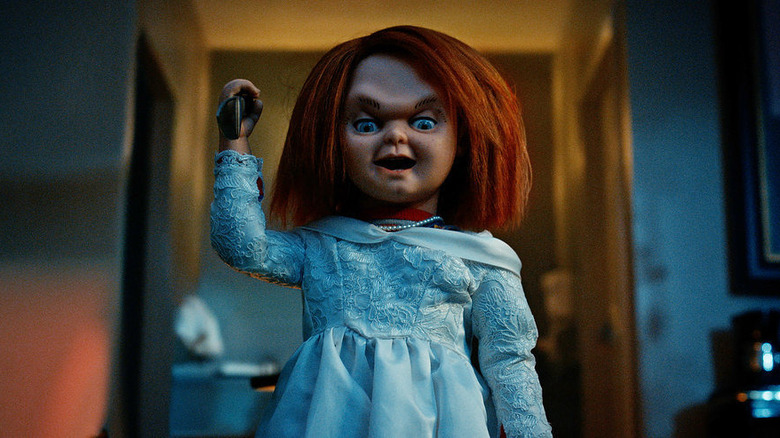 Chucky holding knife