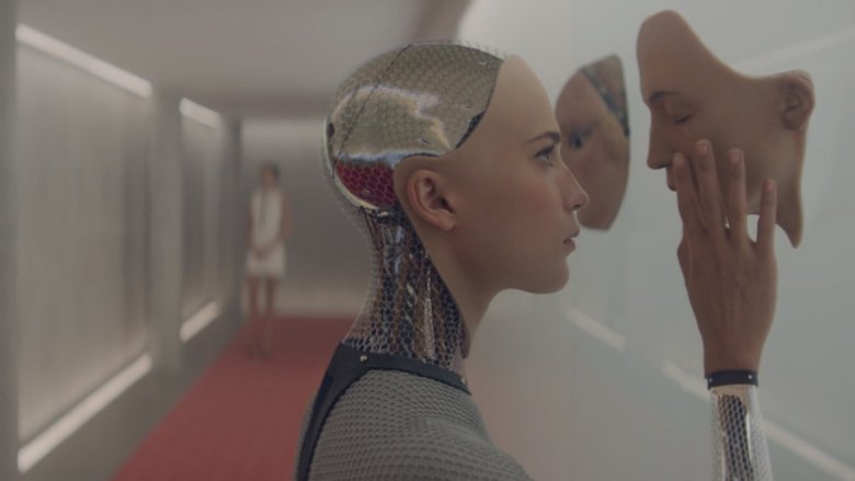 Sonoya Mizuno and Alicia Vikander in Ex Machina