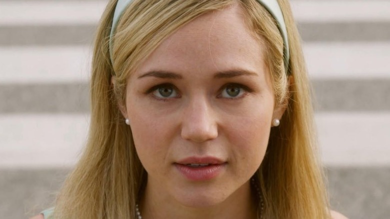 Iris looks up at the Skyview restaurant in "Final Destination Bloodlines" (2025)