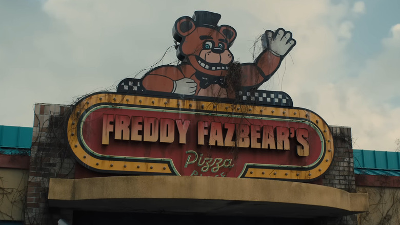 Freddy Fazbear's sign daylight