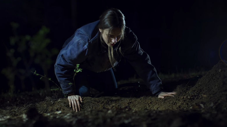 Lily Collins finds dead body