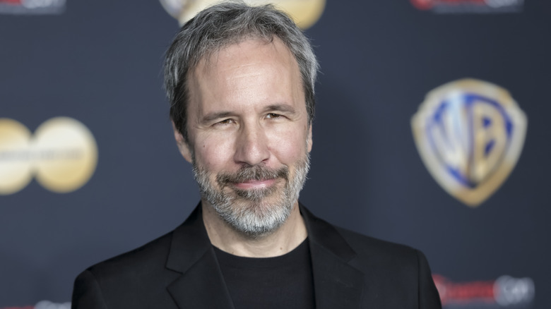 Denis Villeneuve i svart kostym