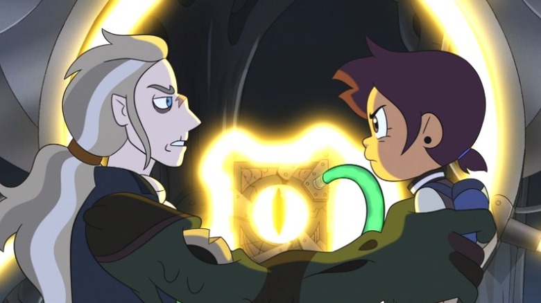 Belos holding Luz