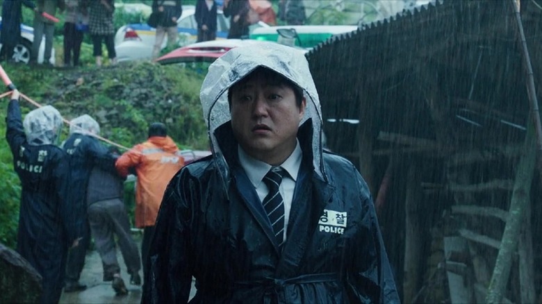 Jong-goo in police uniform