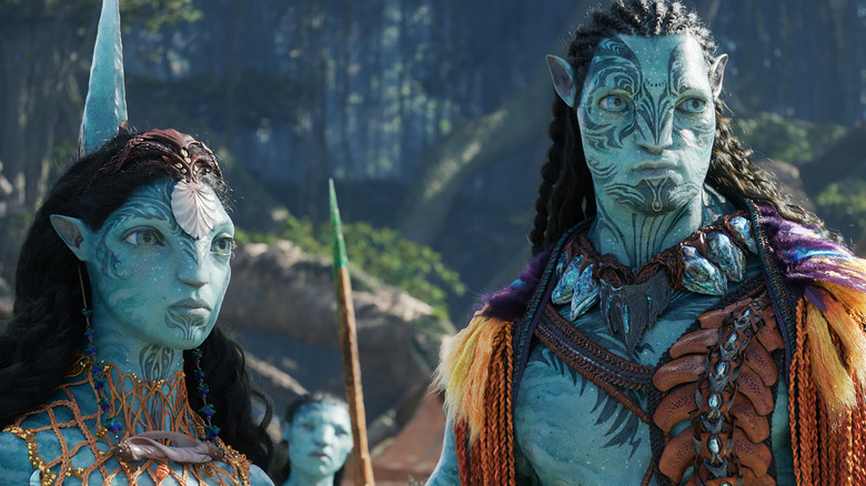 Kate Winslet and Cliff Curtis in "Avatar: The Way of Water"