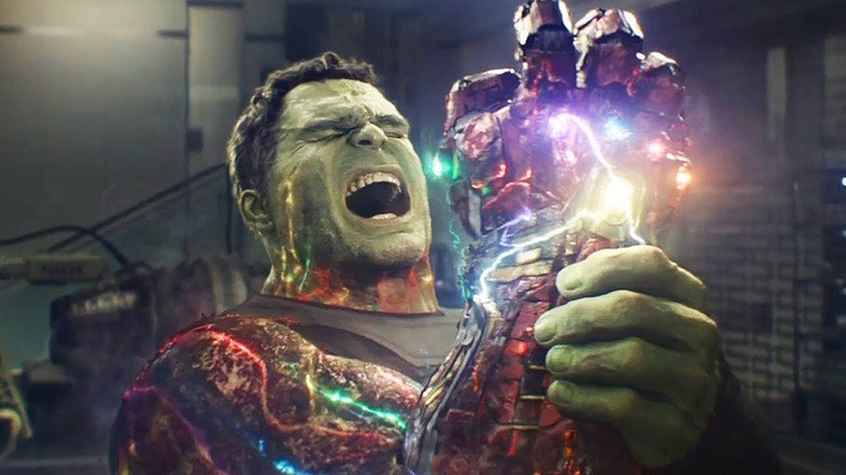 Hulk cries out in pain after snapping his fingers using the fake gauntlet in "Avengers: Endgame" (2019)