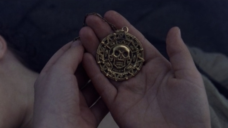 Young Elizabeth finds Will's gold
