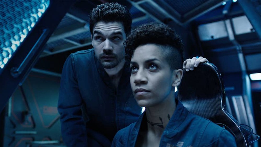 Steven Strait and Dominique Tipper in The Expanse