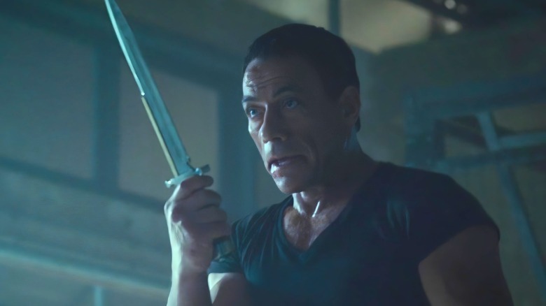 Vilain holding a knife