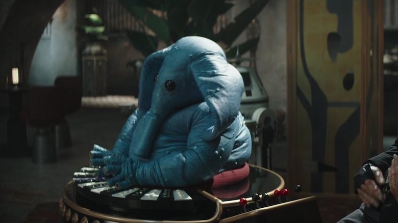 Max Rebo playing music