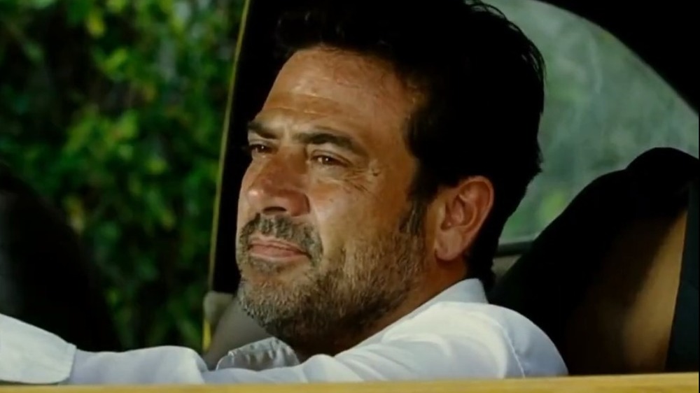 Jeffrey Dean Morgan driving