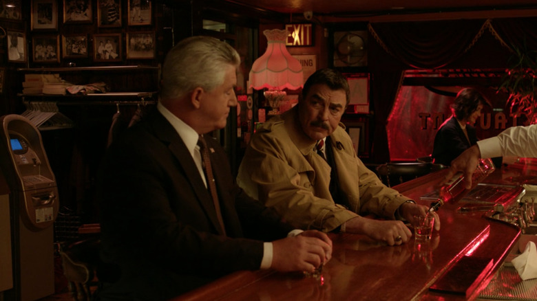 Tom Selleck and Gregory Jbara drinking