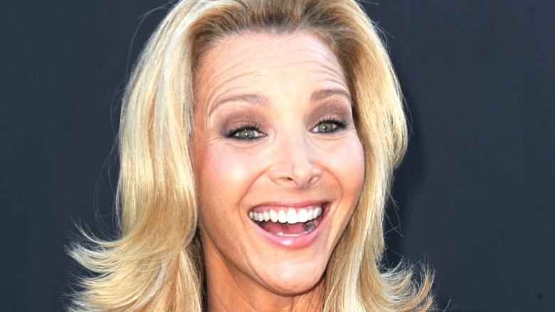 Lisa Kudrow smiling 