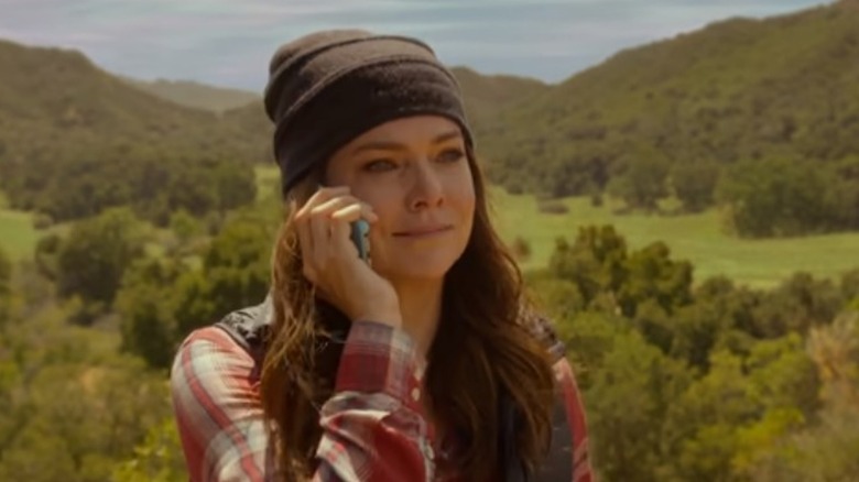 Lorelai talking on phone red flannel shirt