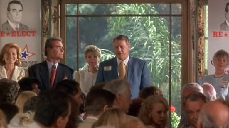 James Garner talks to crowd