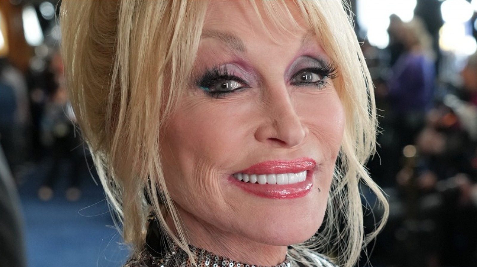 The High Tech Way The Orville Filmed Dolly Parton S Cameo