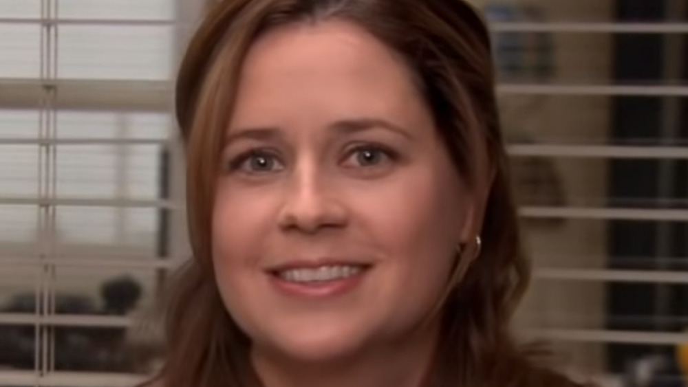 Jenna Fischer Pam smiling blinds