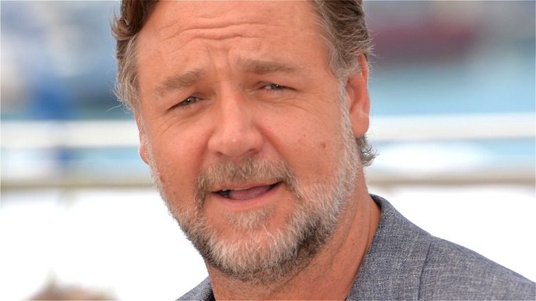 Russell Crowe posing