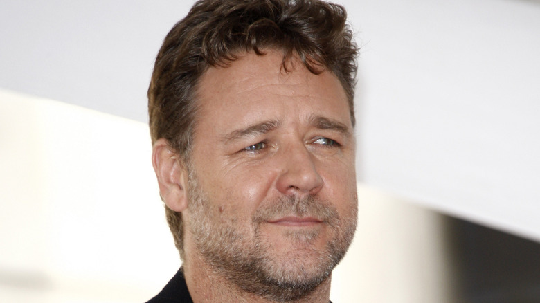 Russell Crowe smiling