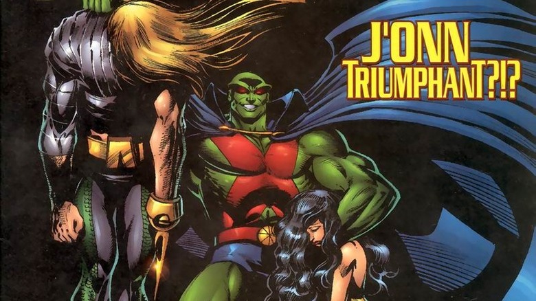 Martian Manhunter posing