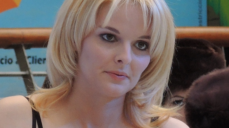 Lisa Kelly speaking at a fan signing in Canada