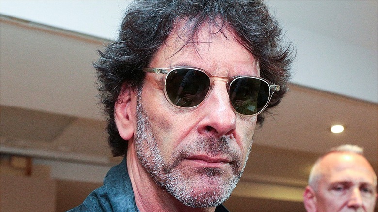 Joel Coen wearing Sunglasses