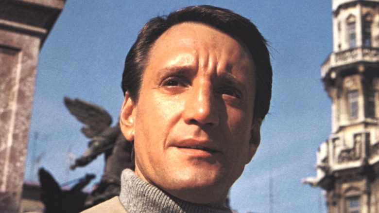 Roy Scheider looking ahead