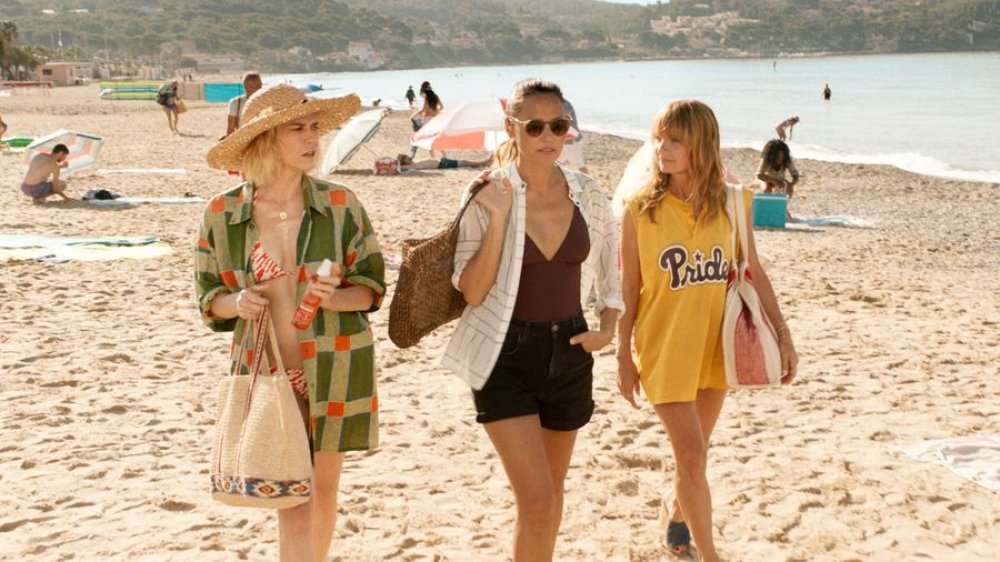 Axelle Laffont, Marie-Josée Croze, and Virginie Ledoyen in MILF