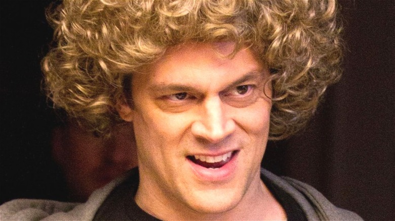 Johnny Knoxville in wig