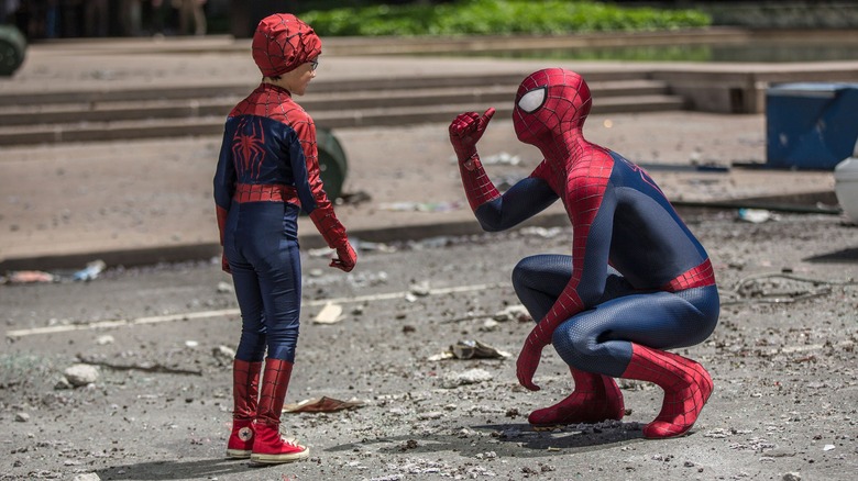 Spider-Man talks to young Spidey cosplayer