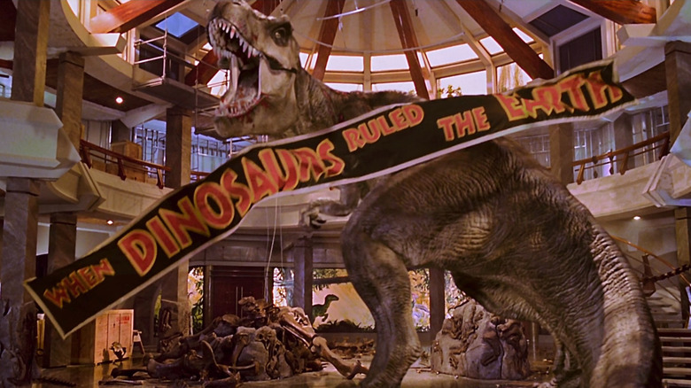 T-Rex screeching as banner falls down in Jurassic Park
