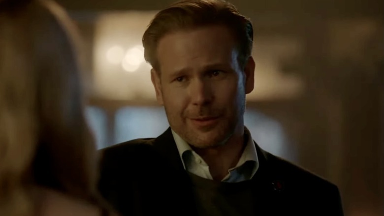 Alaric talking to Lizzie
