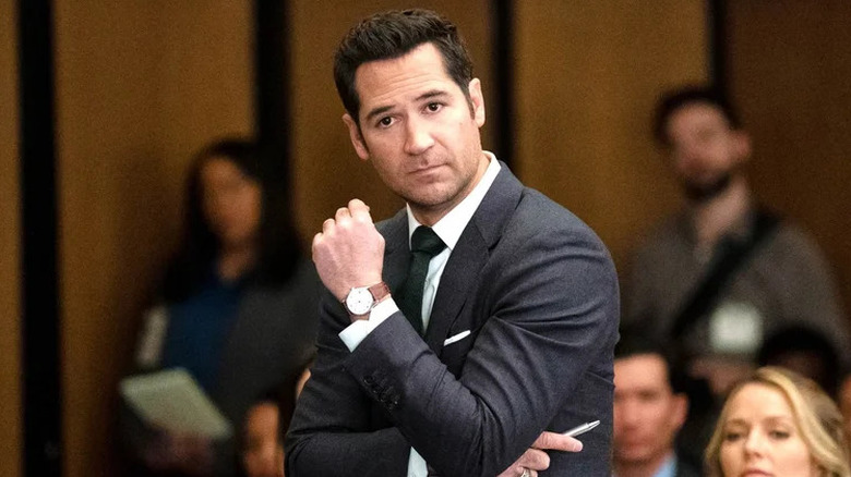 Mickey staring in a courtroom in "The Lincoln Lawyer"