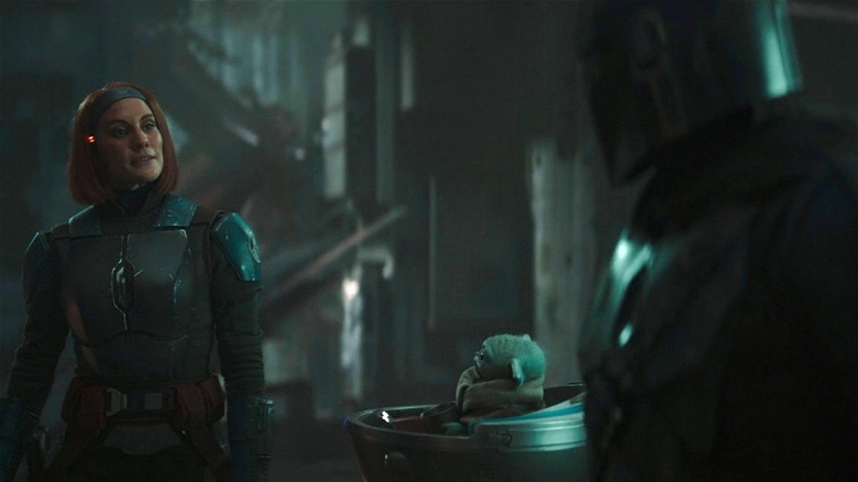 Bo-Katan talking to Grogu and Mando