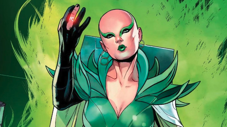 Moondragon raising arm