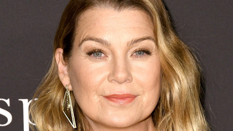 Ellen Pompeo posing at an event