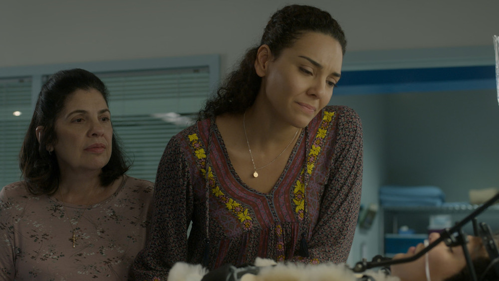Carmen visits Miguel in the hospital